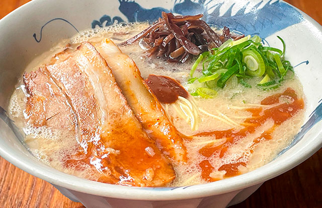 香り油背脂とんこつラーメン　